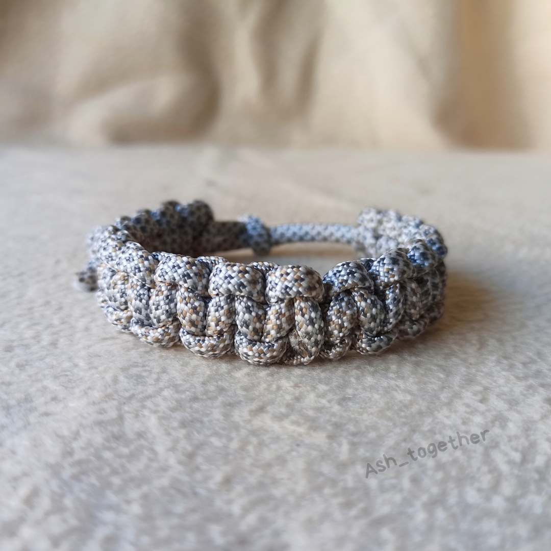 Bracelets Paracord (various color options)
