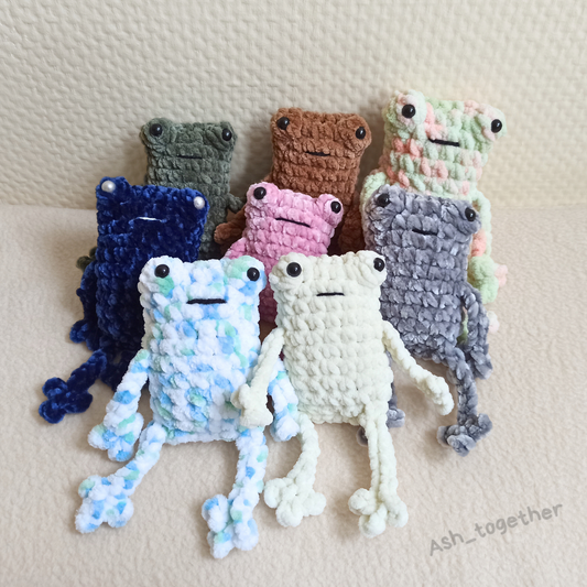 Amigurumi frogs
