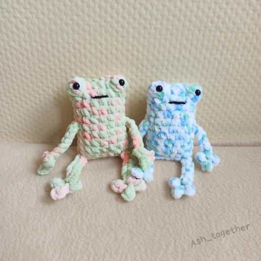 Amigurumi frogs multicolored